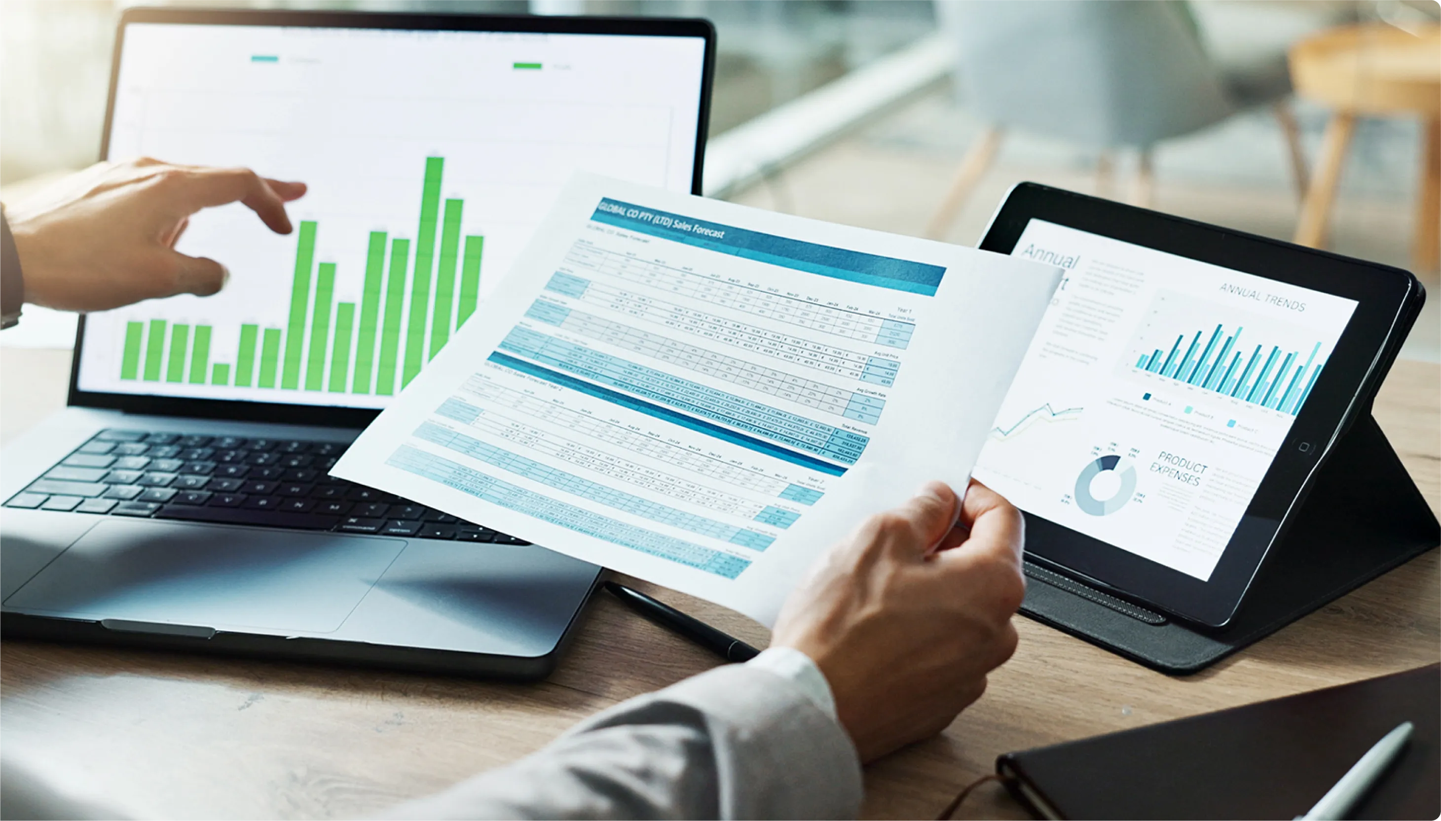 幅広い観点からの分析と検証